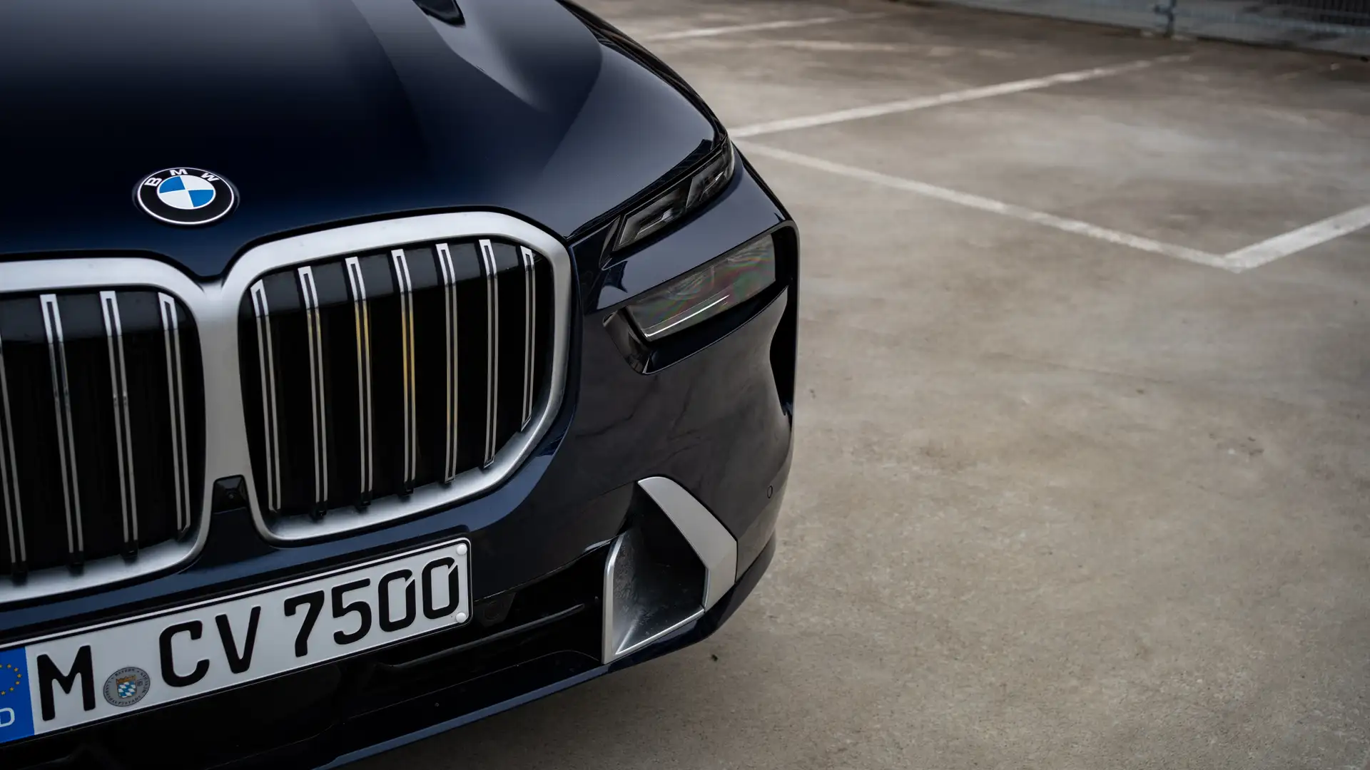 The front of our BMW X7 in Dark Blue in detail.